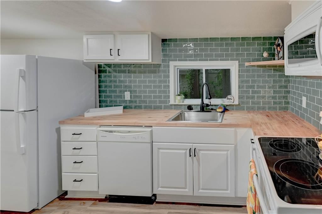 1200 E Stone Street — photo 12
