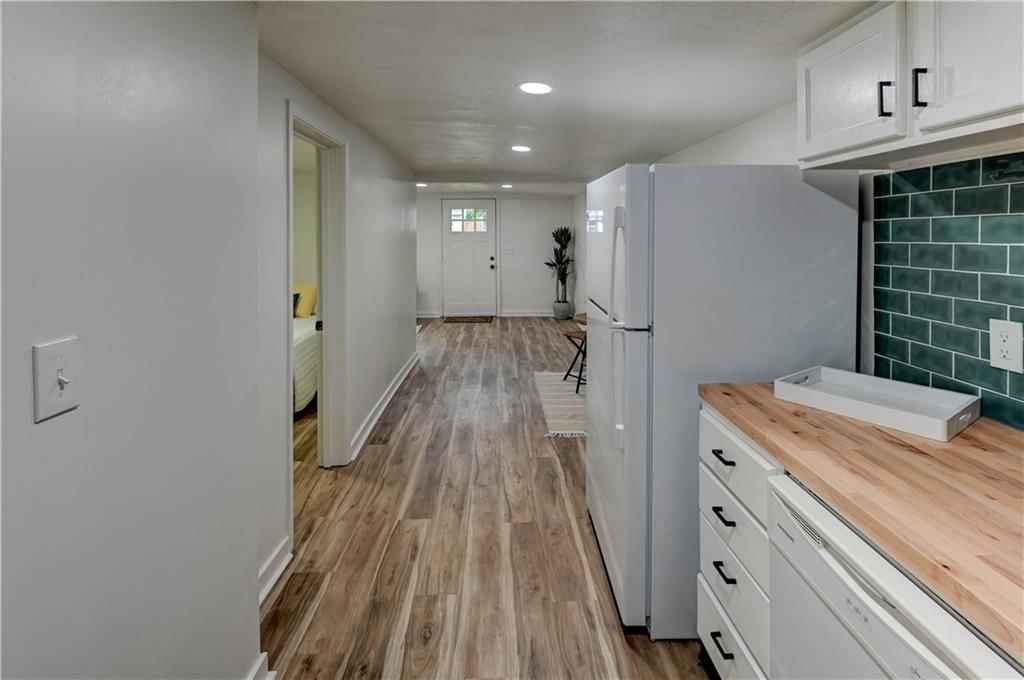 1200 E Stone Street — photo 14