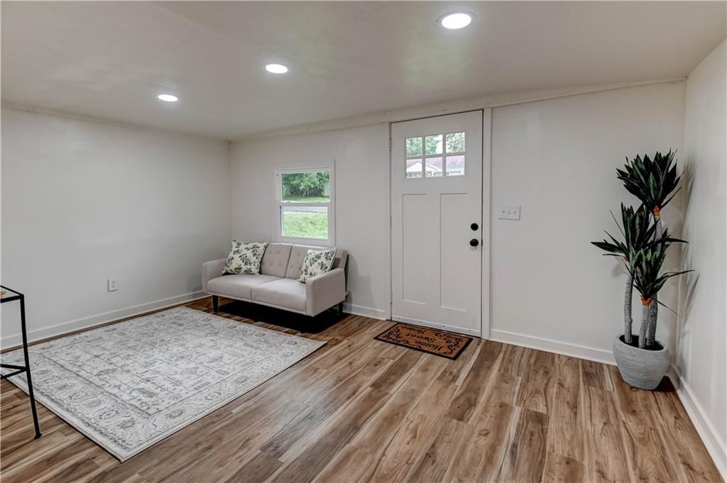 1200 E Stone Street — photo 3
