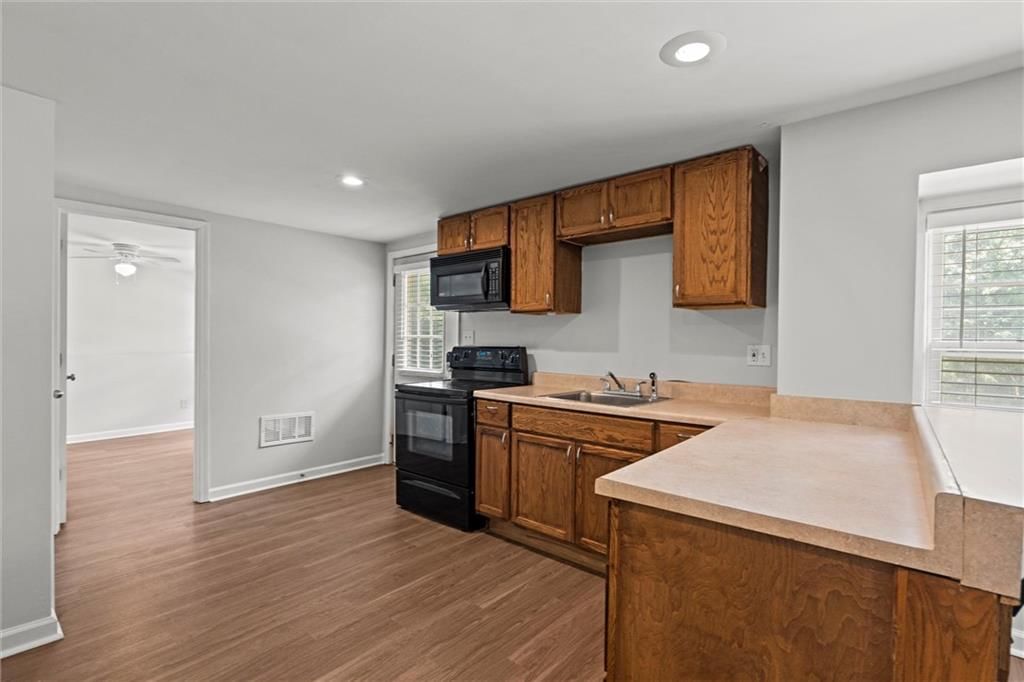 10124 FOREST Avenue — photo 31