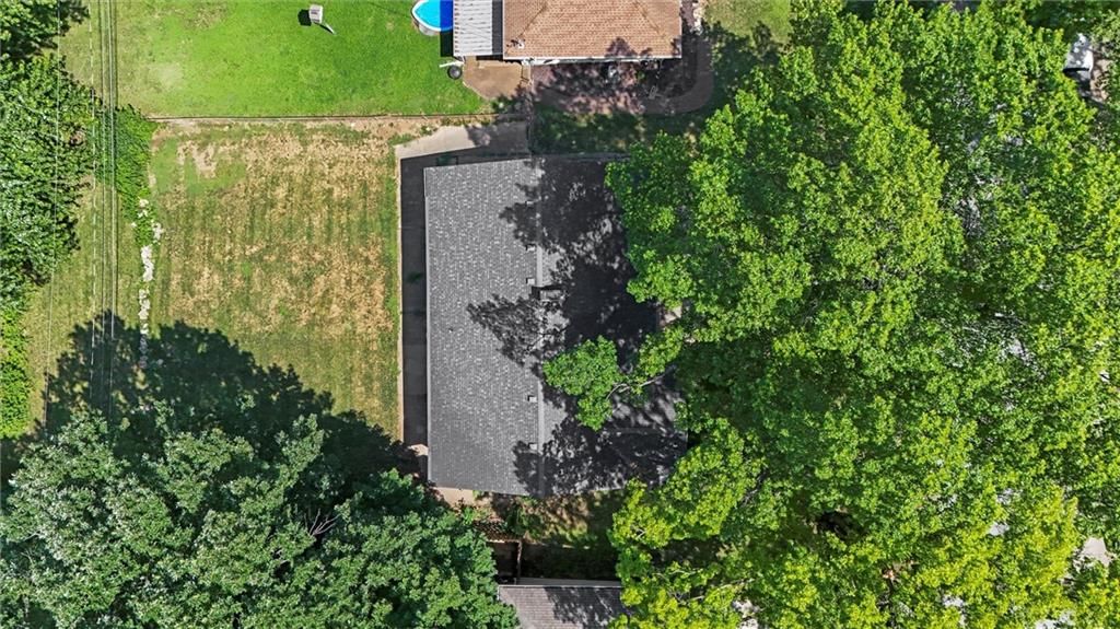 10124 FOREST Avenue — photo 42