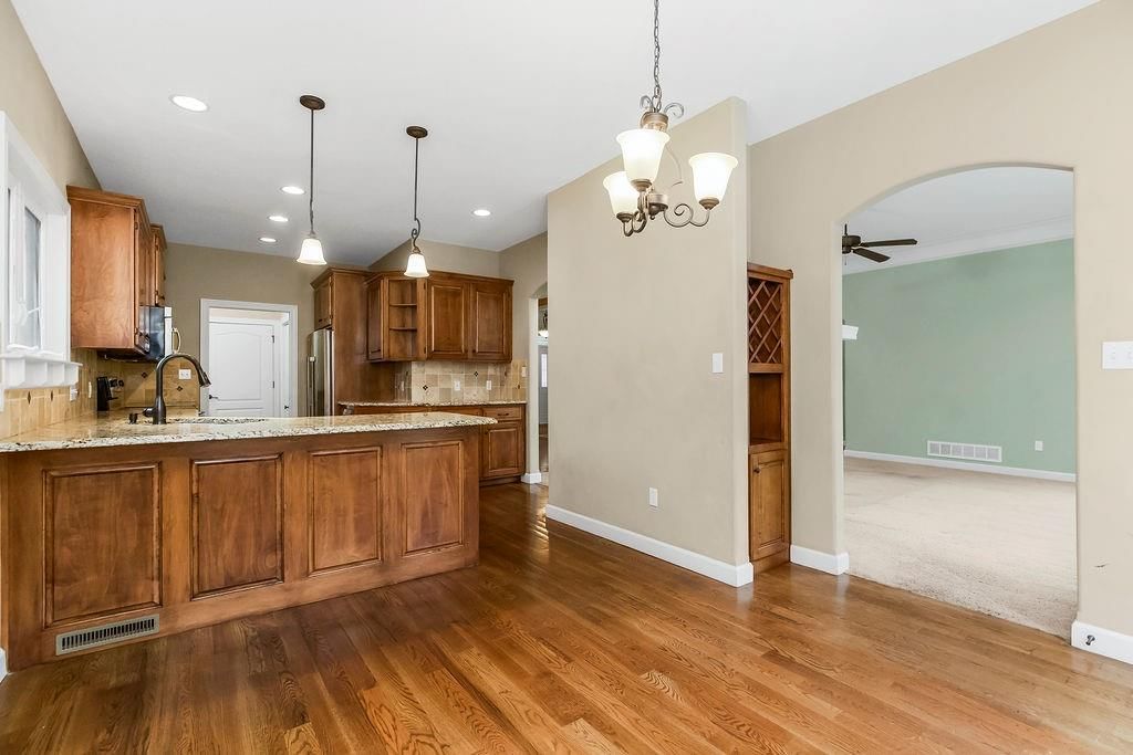 77 Continental Drive — photo 12
