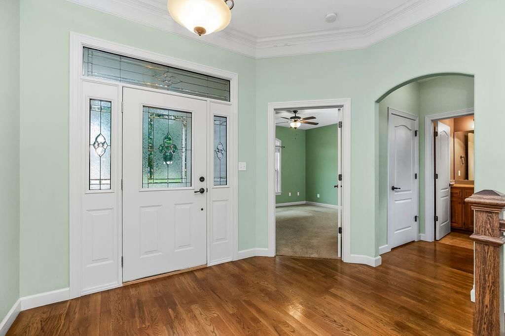 77 Continental Drive — photo 3