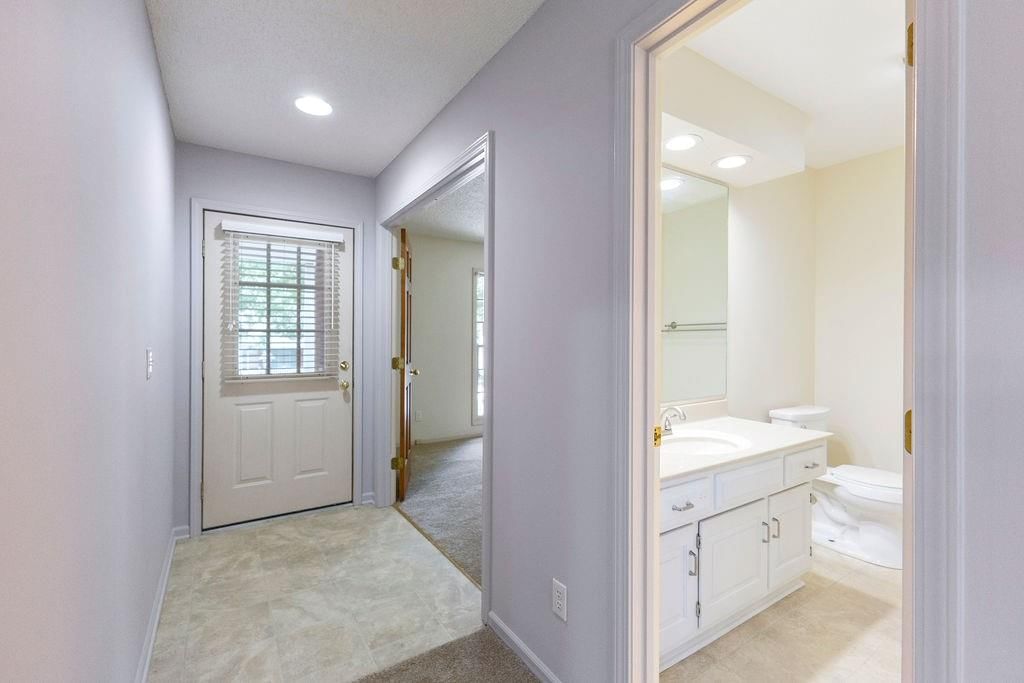 3906 Eastgate Drive — photo 2