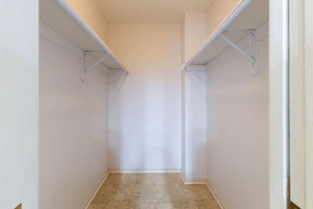 3906 Eastgate Drive — photo 18