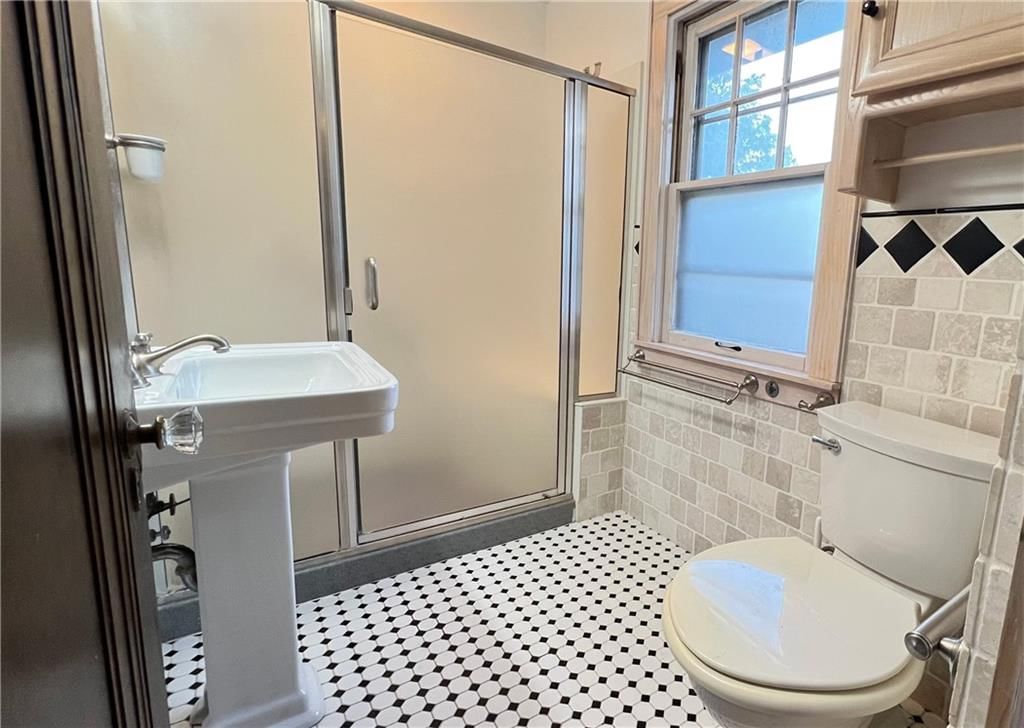 633 West 70th Street — photo 23