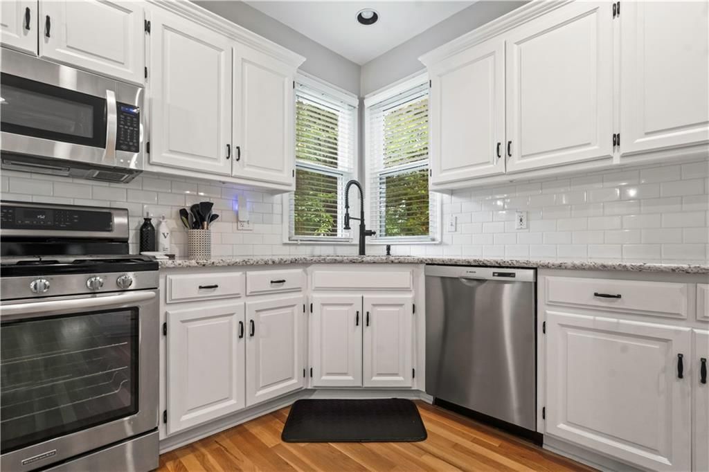 14707 Hadley Street — photo 11