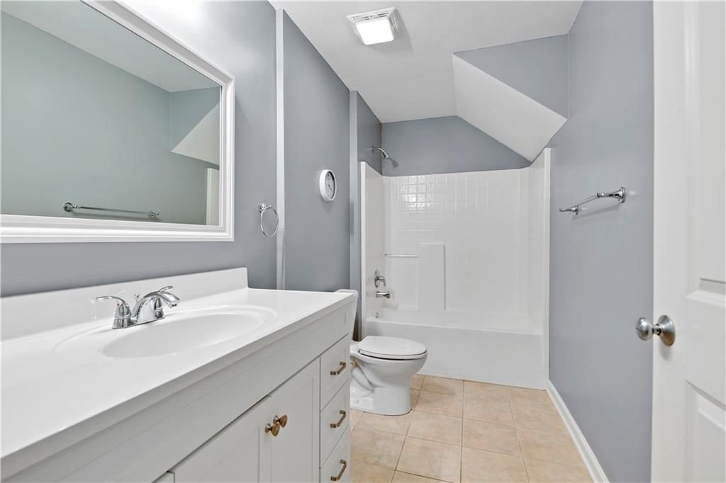 4523 W 159TH Terrace — photo 18