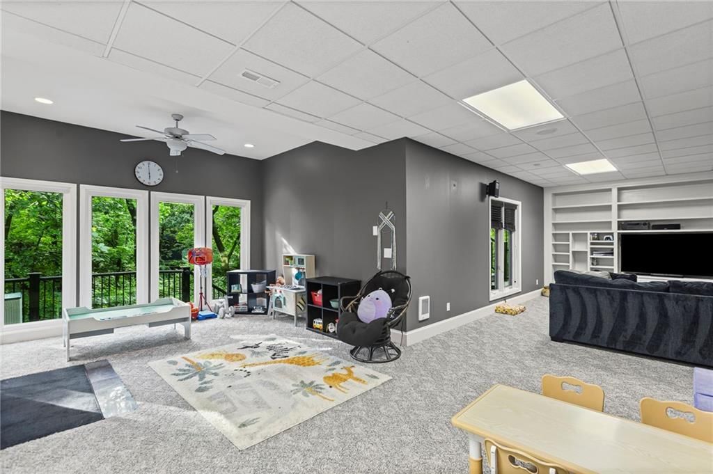5540 Oakview Street — photo 47