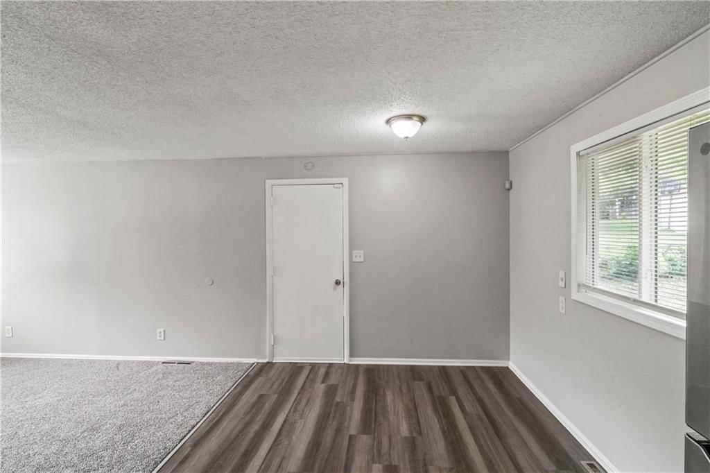 8506 CRYSTAL Avenue — photo 8
