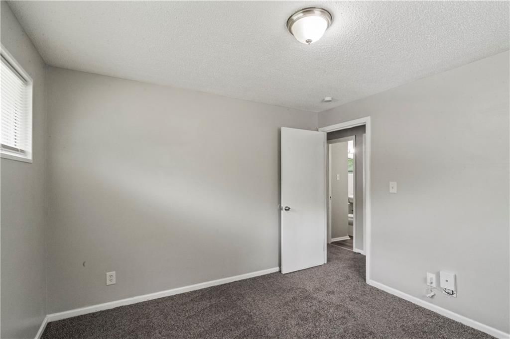 8506 CRYSTAL Avenue — photo 10