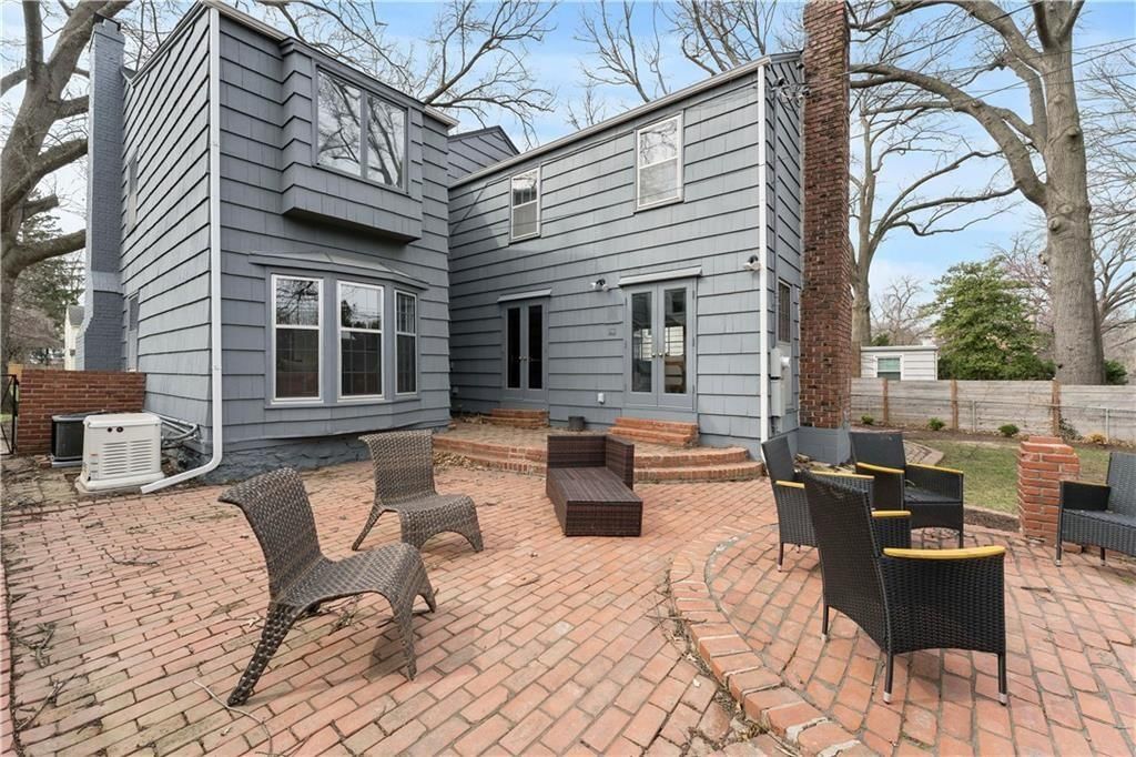 1212 W 69th Street — photo 34