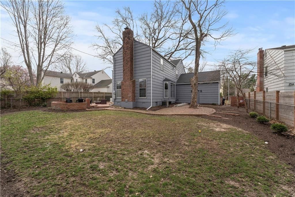 1212 W 69th Street — photo 38