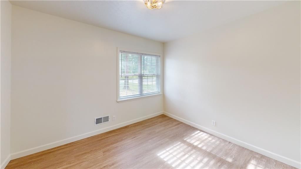 1119 N Commercial Street — photo 11