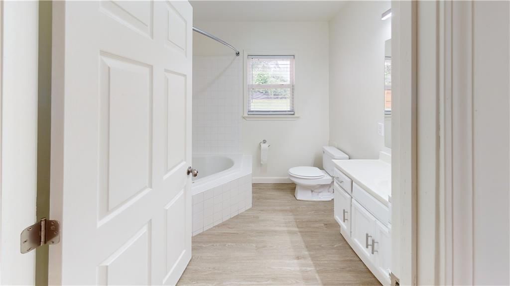1119 N Commercial Street — photo 15