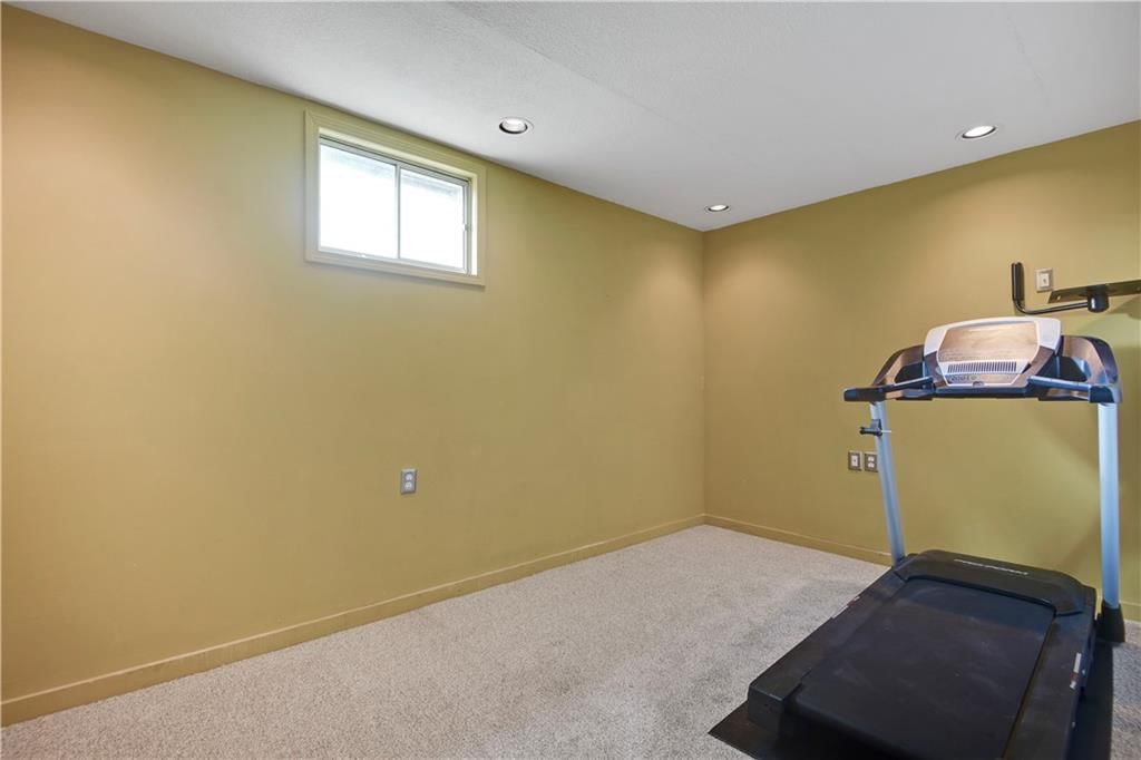 1721 NE Debonair Drive — photo 18