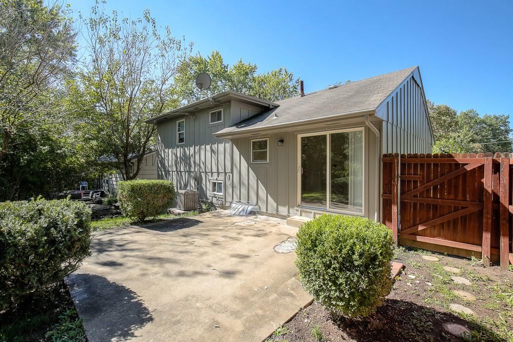 8901 Main Street — photo 25