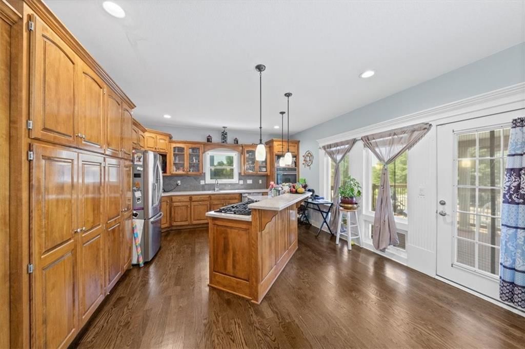 2403 NW Cove Drive — photo 11