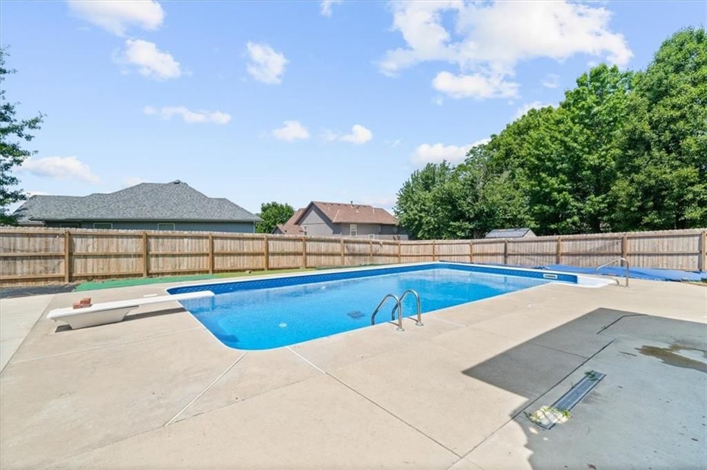 2403 NW Cove Drive — photo 26