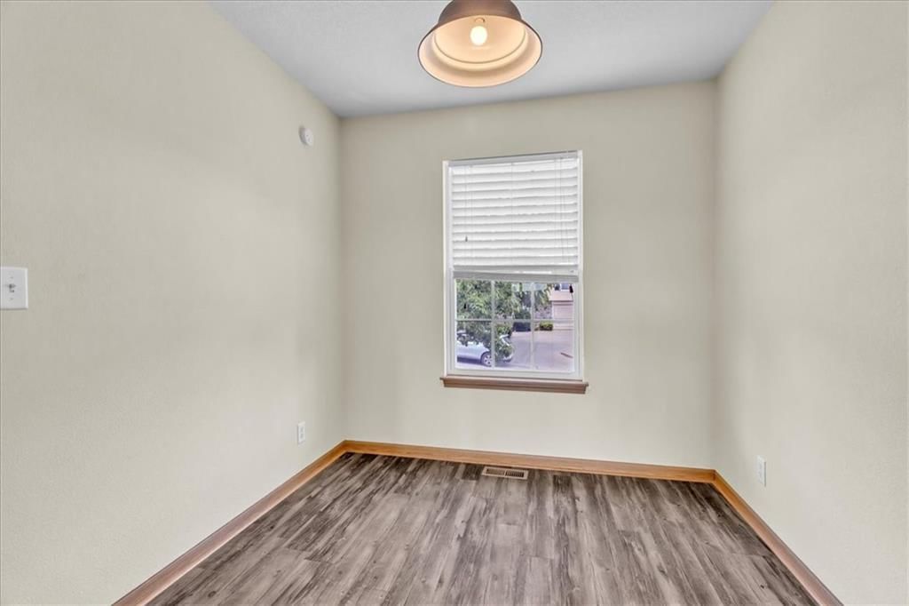1229 NW Ashley Drive — photo 9