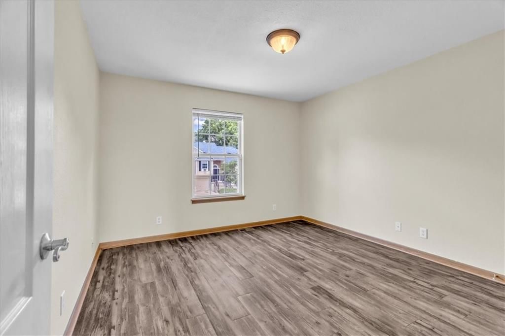 1229 NW Ashley Drive — photo 10