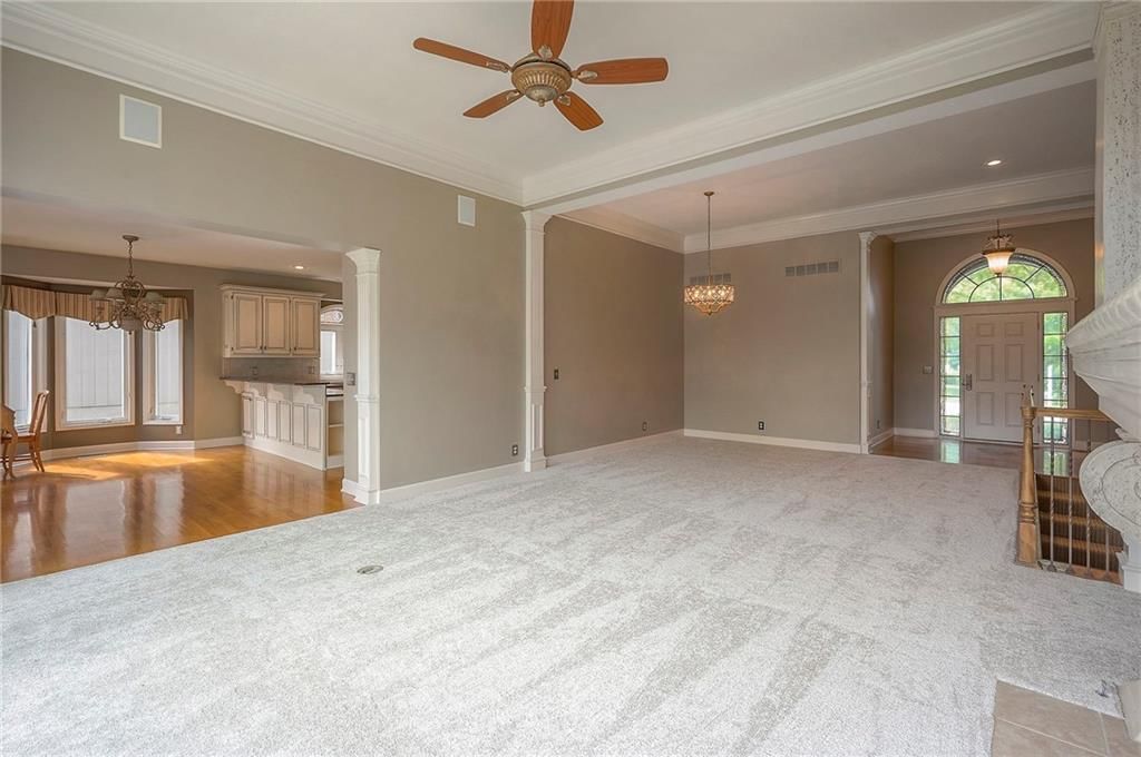 19402 W 98th Terrace — photo 8