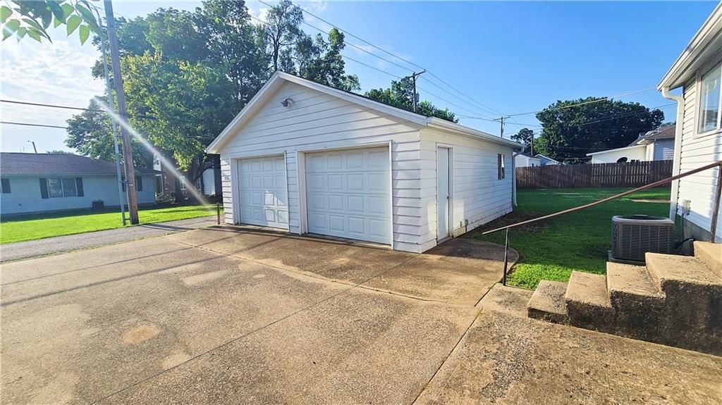 813 S National Avenue — photo 57