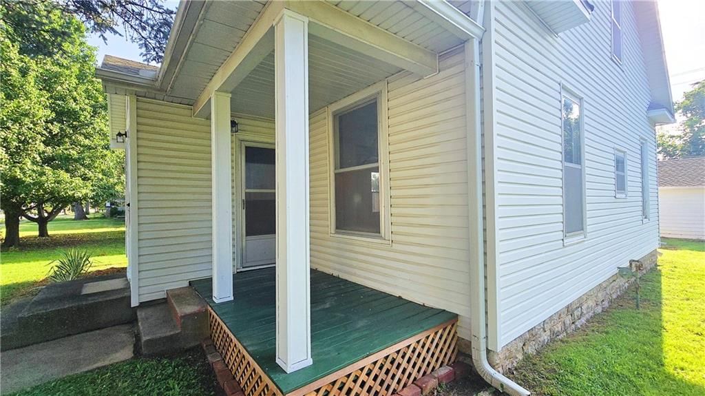 813 S National Avenue — photo 8