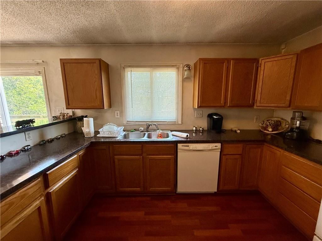 610 Edwardsville Drive — photo 5