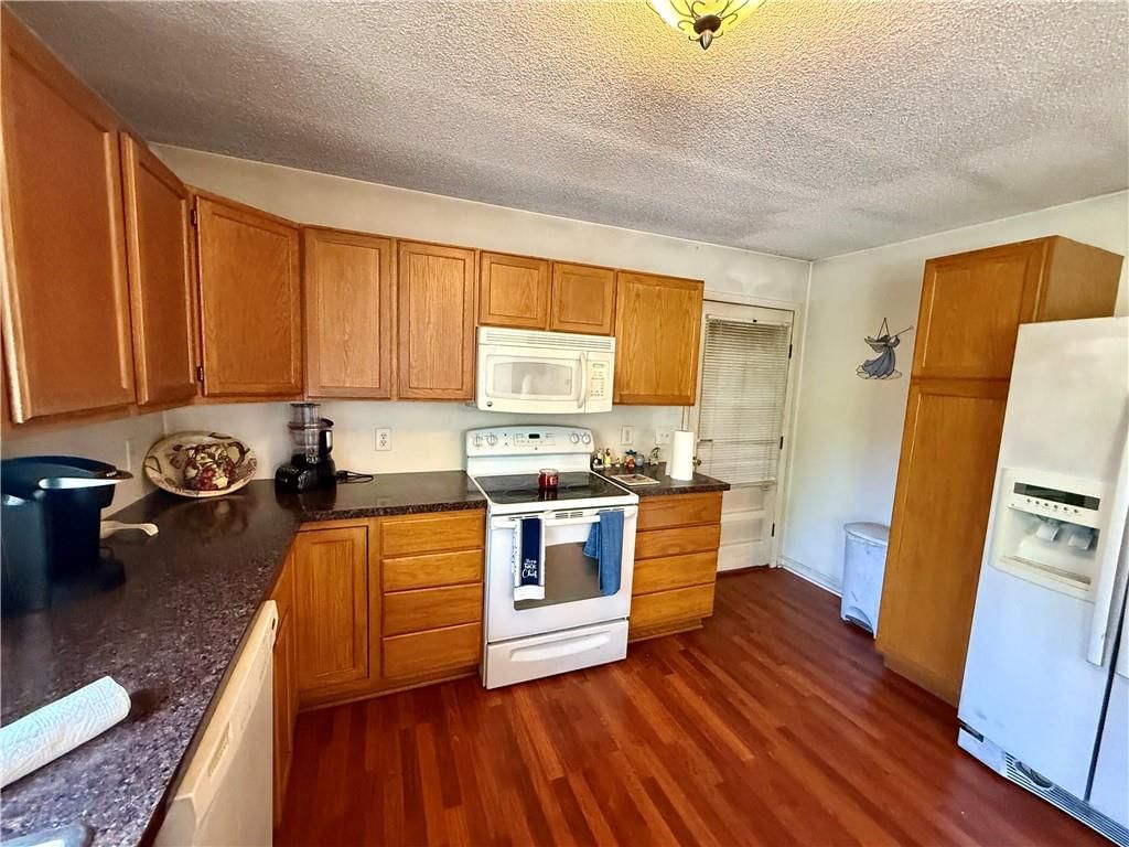 610 Edwardsville Drive — photo 6