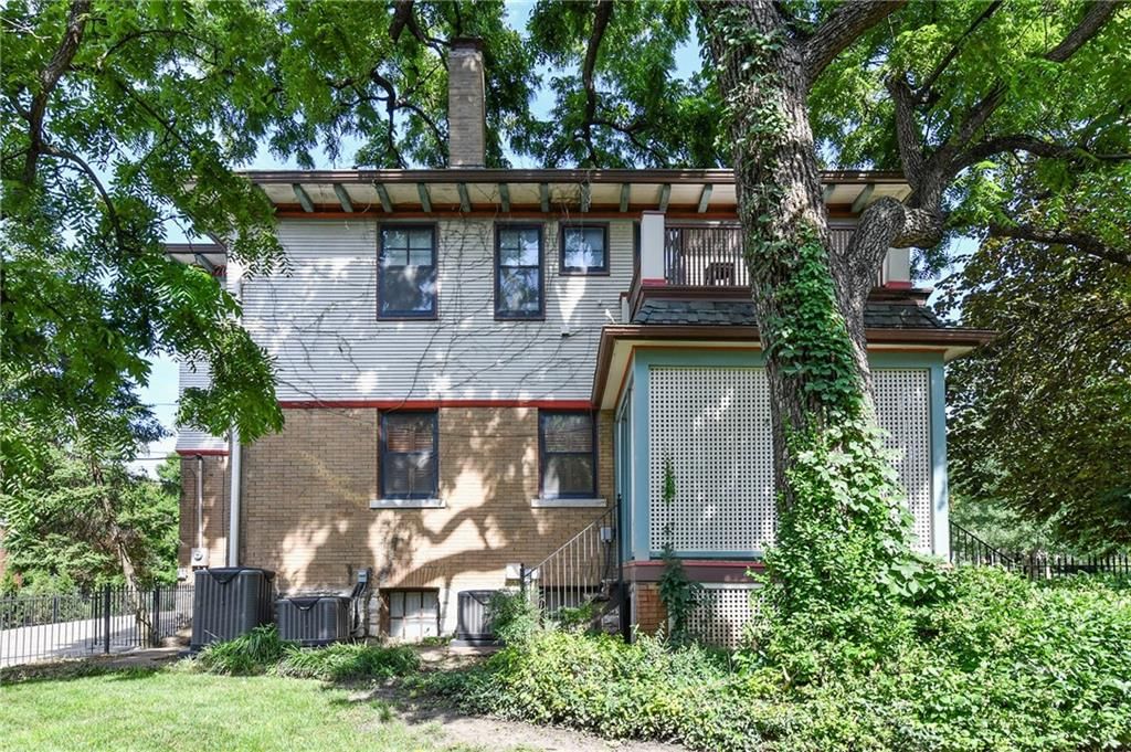 3674 Belleview Avenue — photo 8