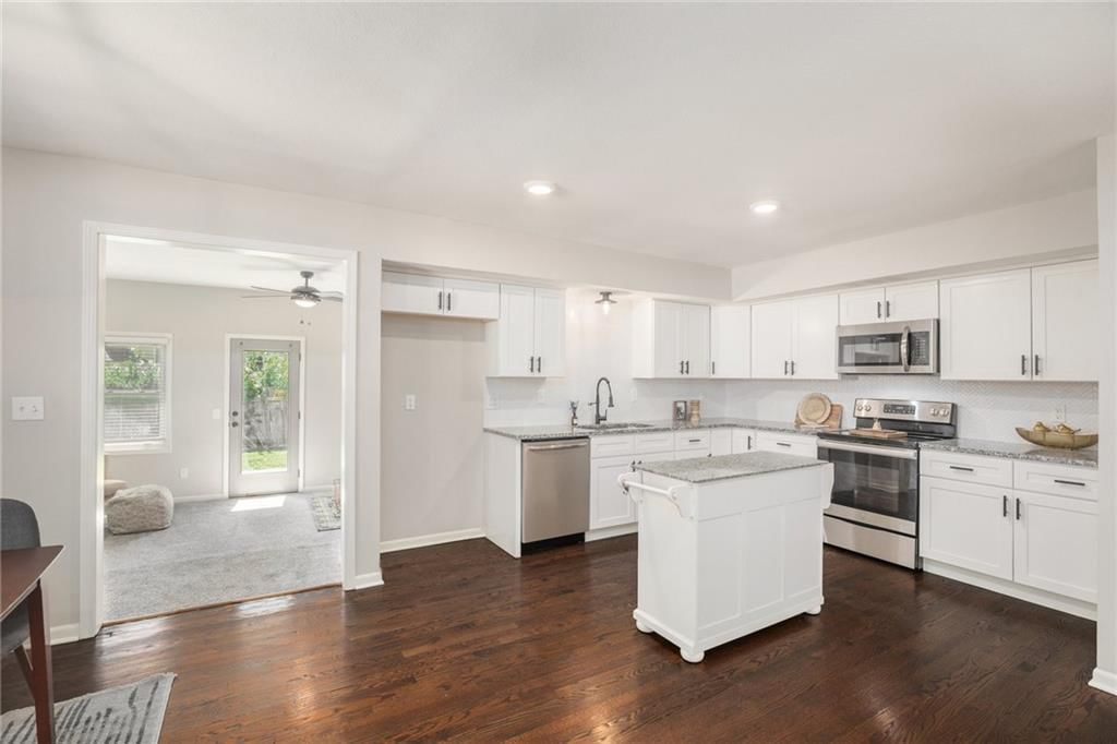 5605 N Wallace Avenue — photo 11