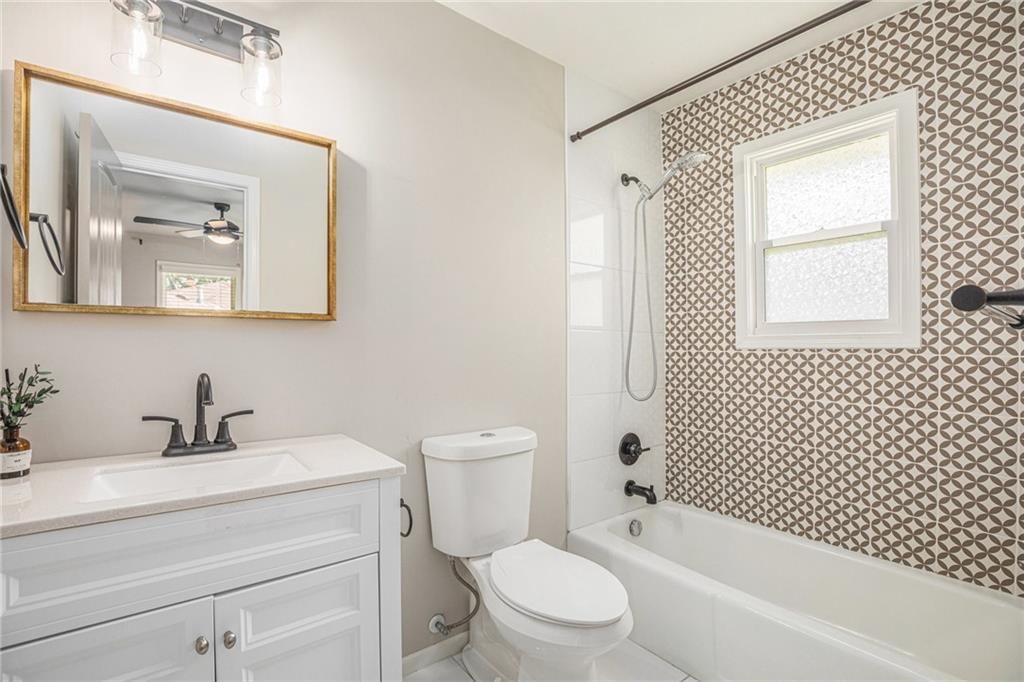 5605 N Wallace Avenue — photo 21