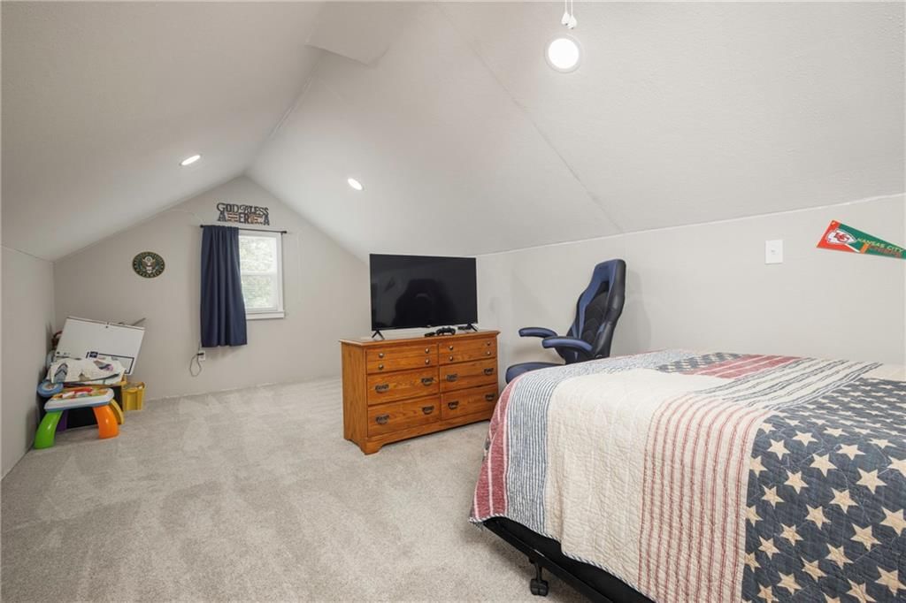 302 W Main Street — photo 23