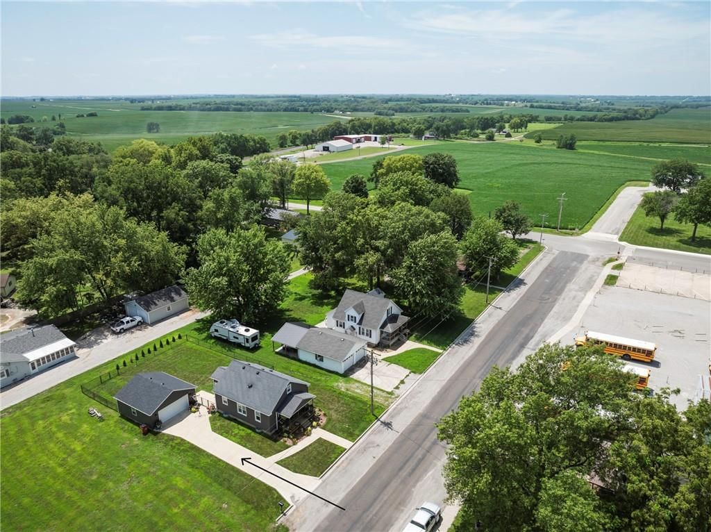 302 W Main Street — photo 36