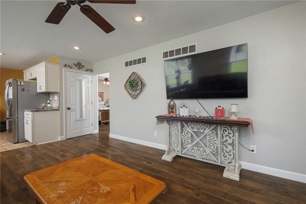 302 W Main Street — photo 9