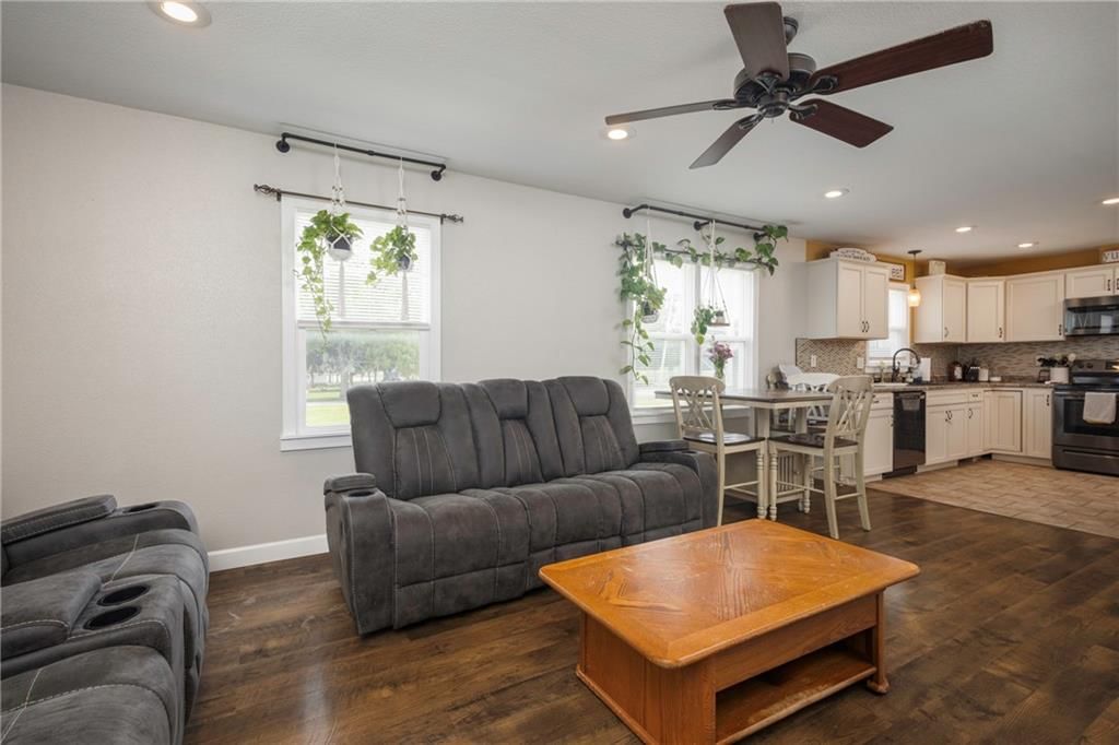 302 W Main Street — photo 10