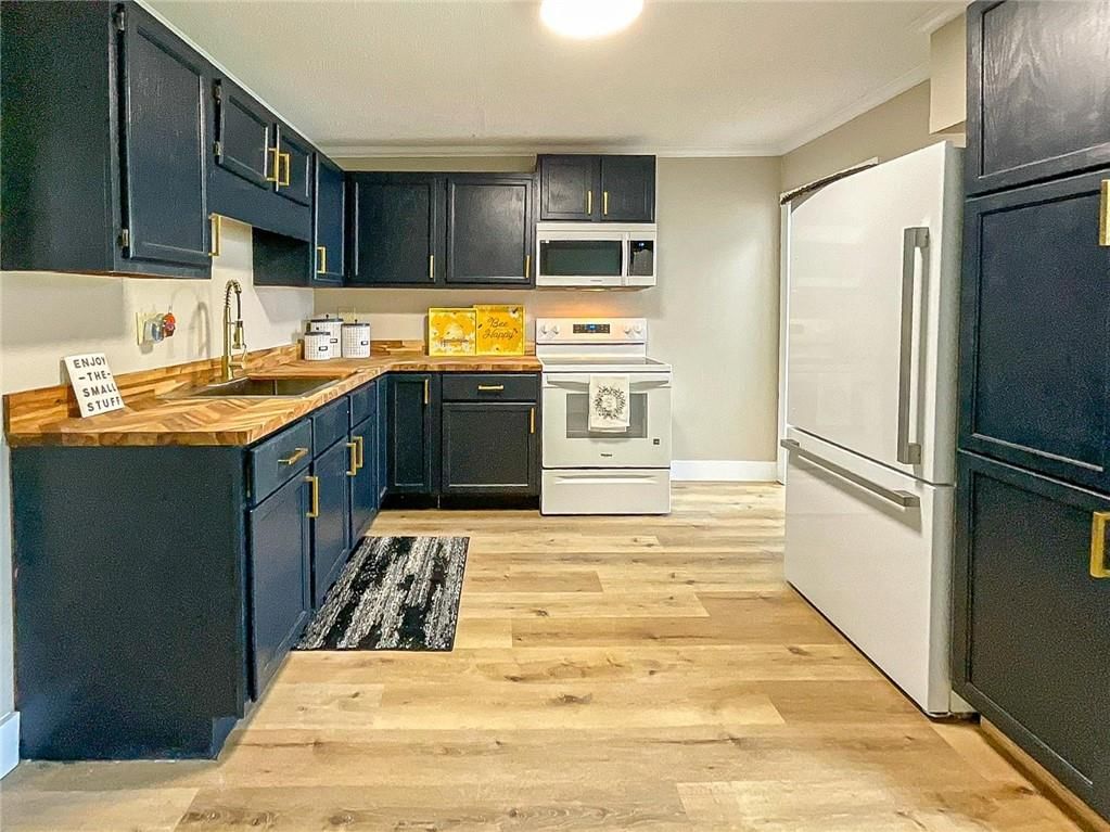 1302 E Broadway Boulevard — photo 11