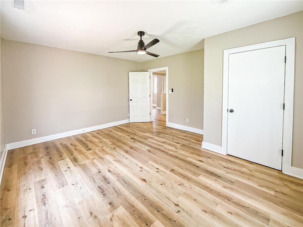 1302 E Broadway Boulevard — photo 15