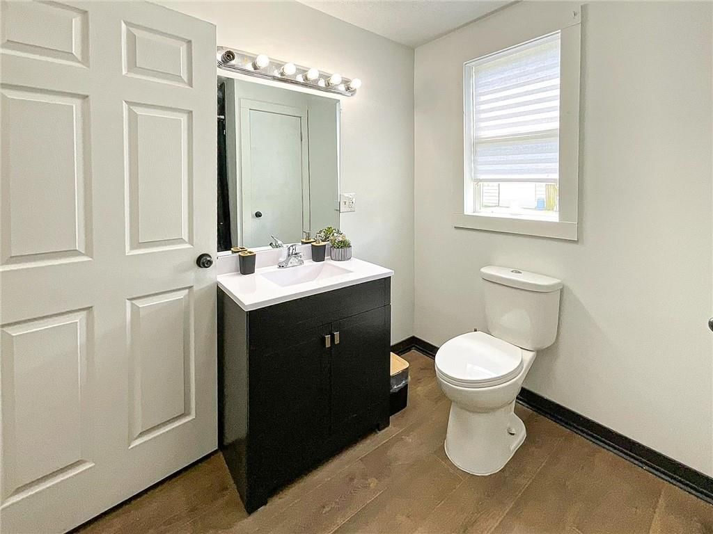 1302 E Broadway Boulevard — photo 16