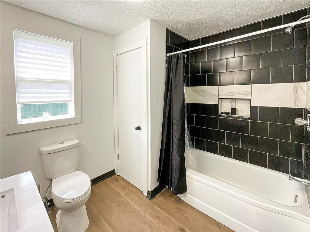 1302 E Broadway Boulevard — photo 17