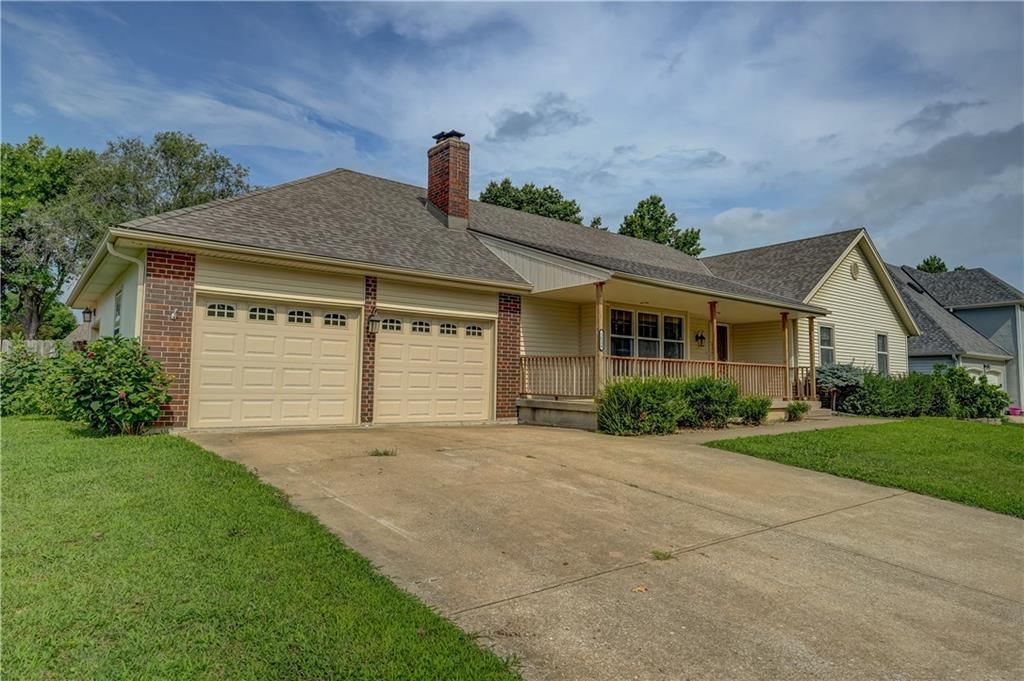 1024 SE Dover Drive — photo 3
