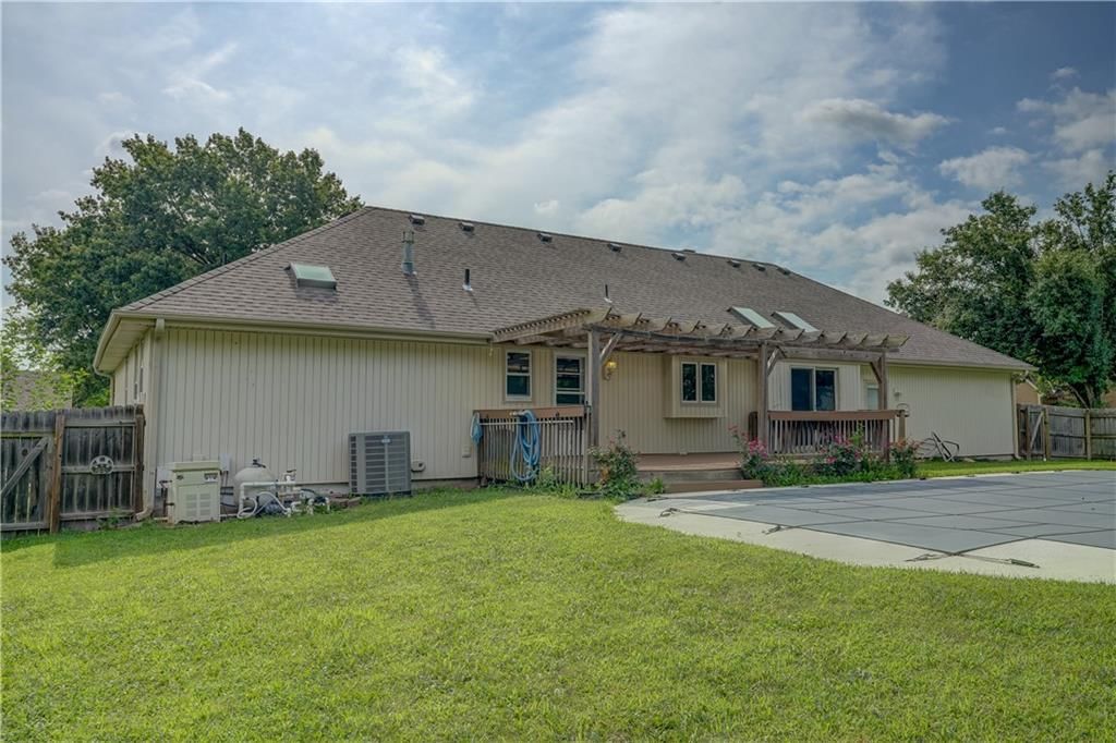 1024 SE Dover Drive — photo 47