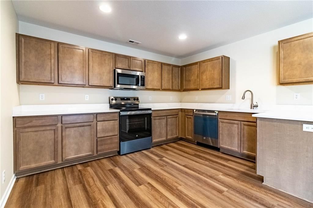 1505 Coventry Court — photo 17