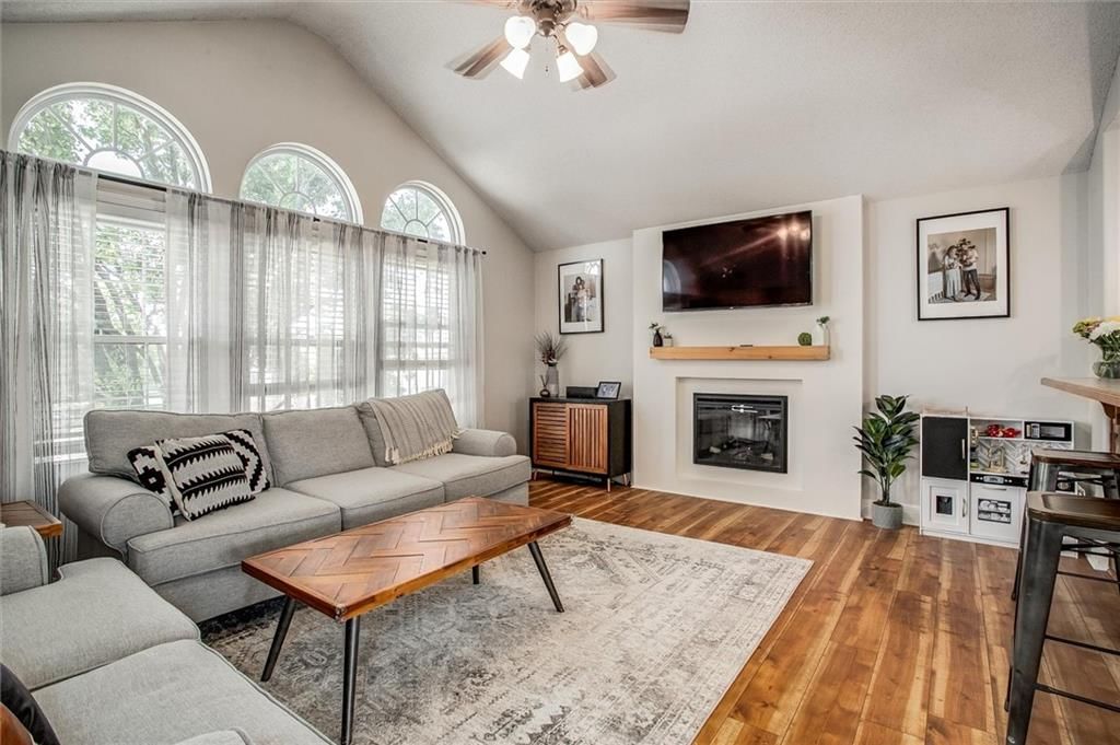 2102 Patti Lane — photo 2