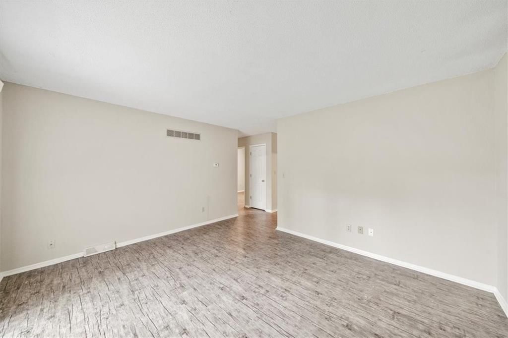 517 N Spring Street — photo 4