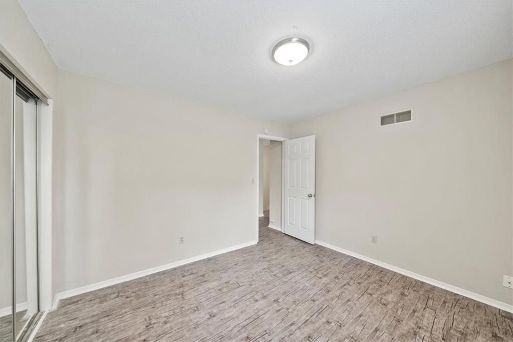 517 N Spring Street — photo 10