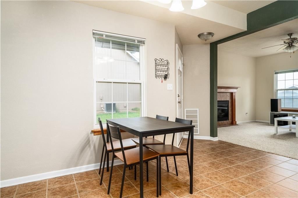 2418 Surrey Drive — photo 12