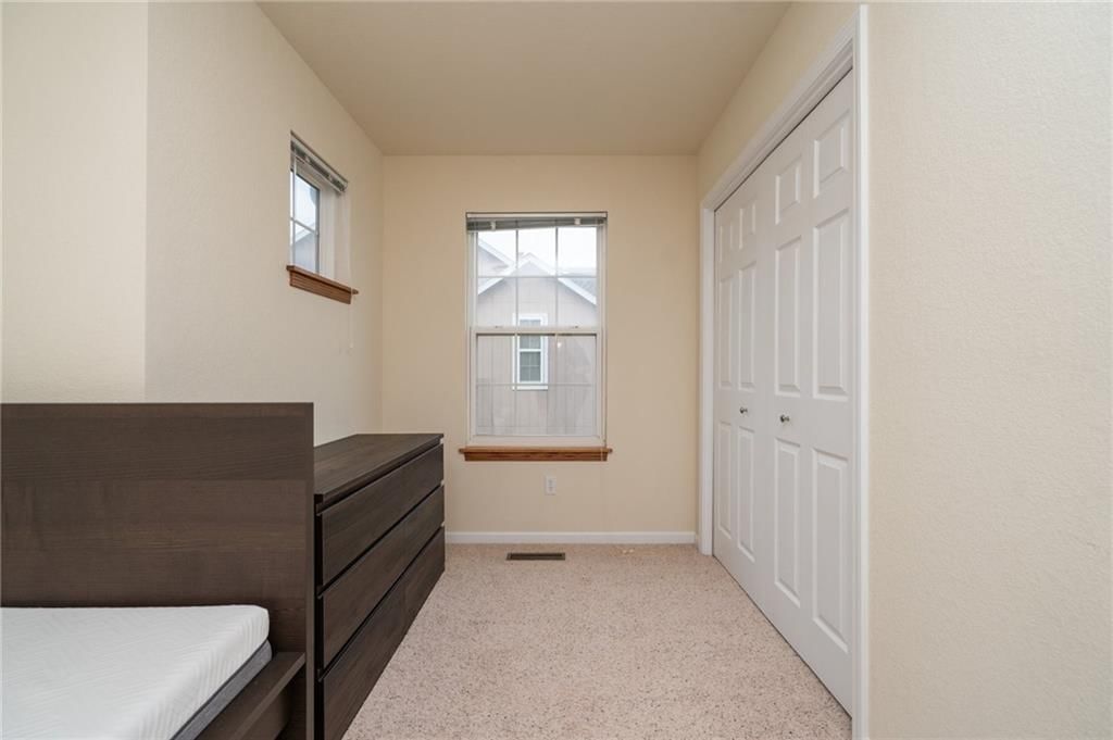 2418 Surrey Drive — photo 16