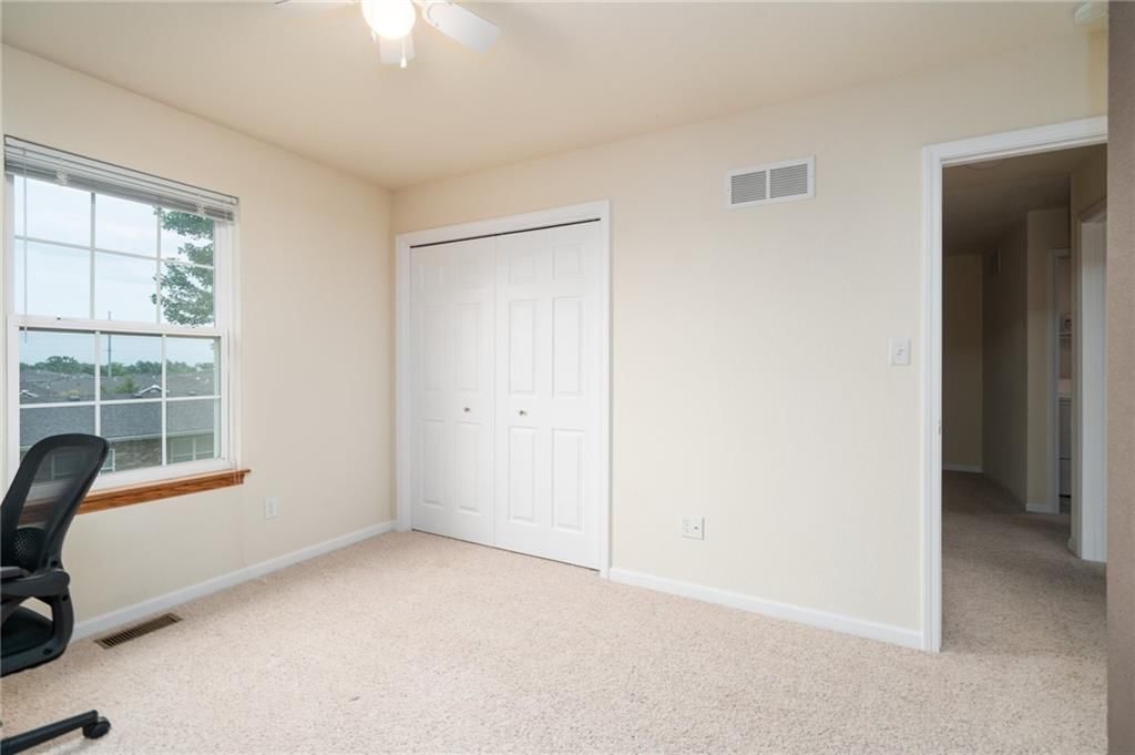 2418 Surrey Drive — photo 21
